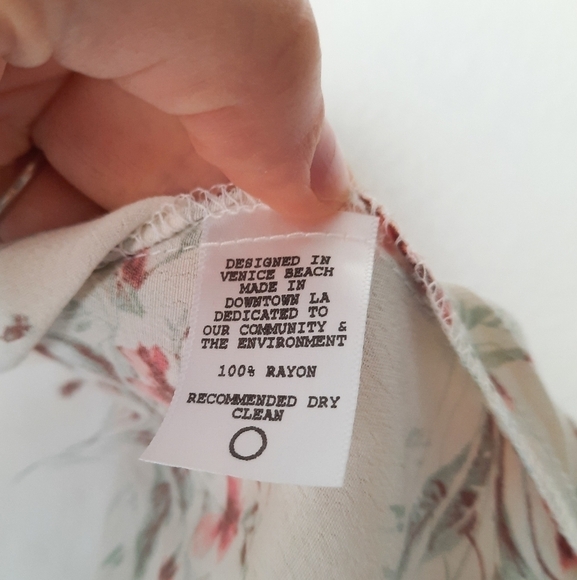 Flynn Skye Get Away Lace Up Front Day Desire White Red Floral Blouse XS - Picture 6 of 7